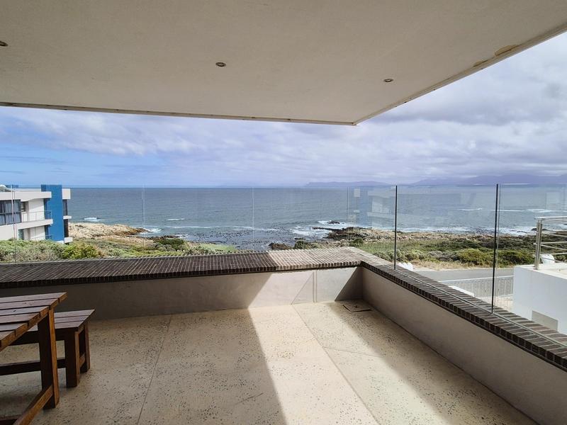 4 Bedroom Property for Sale in Perlemoenbaai Western Cape
